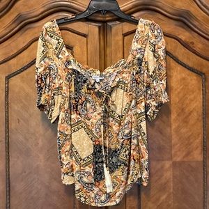 NWT Cupcakes and Cashmere top. sz M tassel tie front